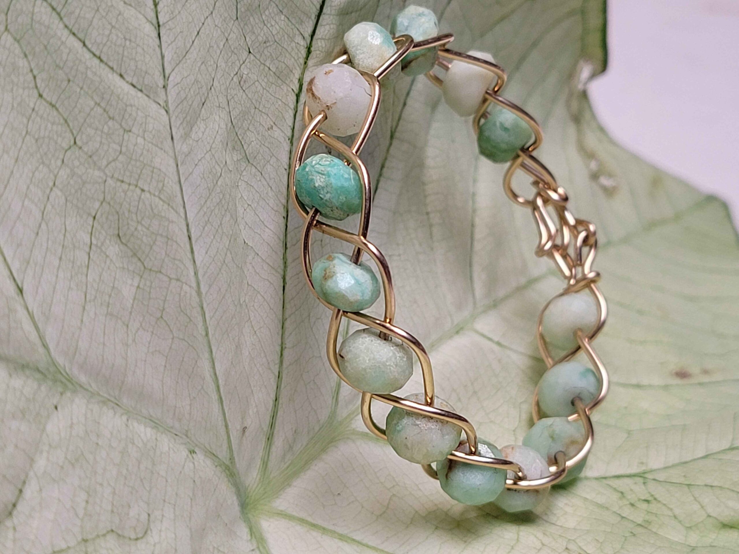 Peruvian Chrysoprase and Gold Braid Bracelet - Image 11