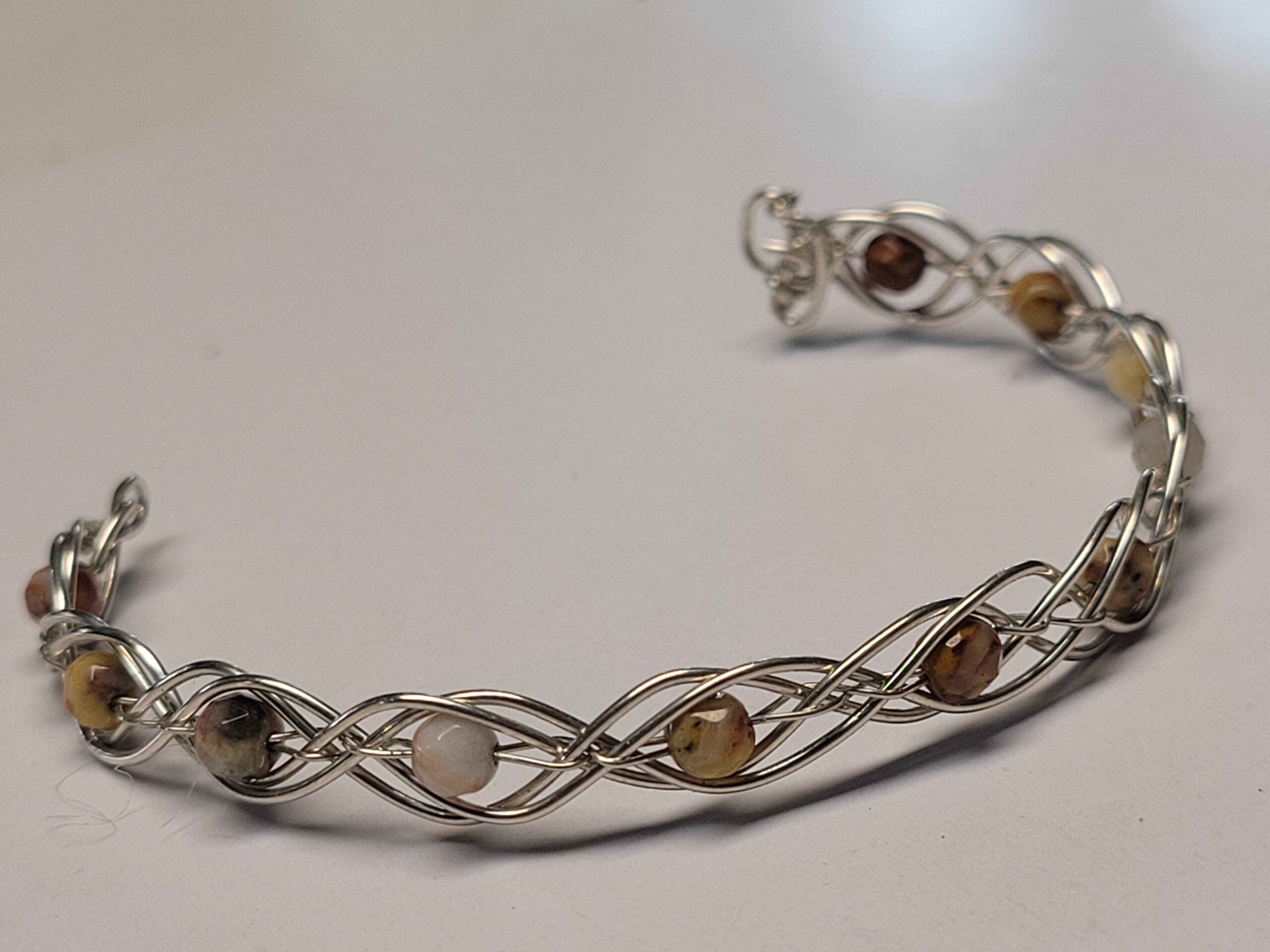 Crazy Lace Agate X's and O's Bracelet - Image 9